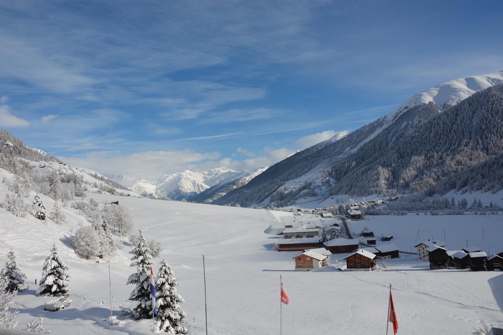 Hotel Restaurant Walliser Sonne Reckingen Exterior photo