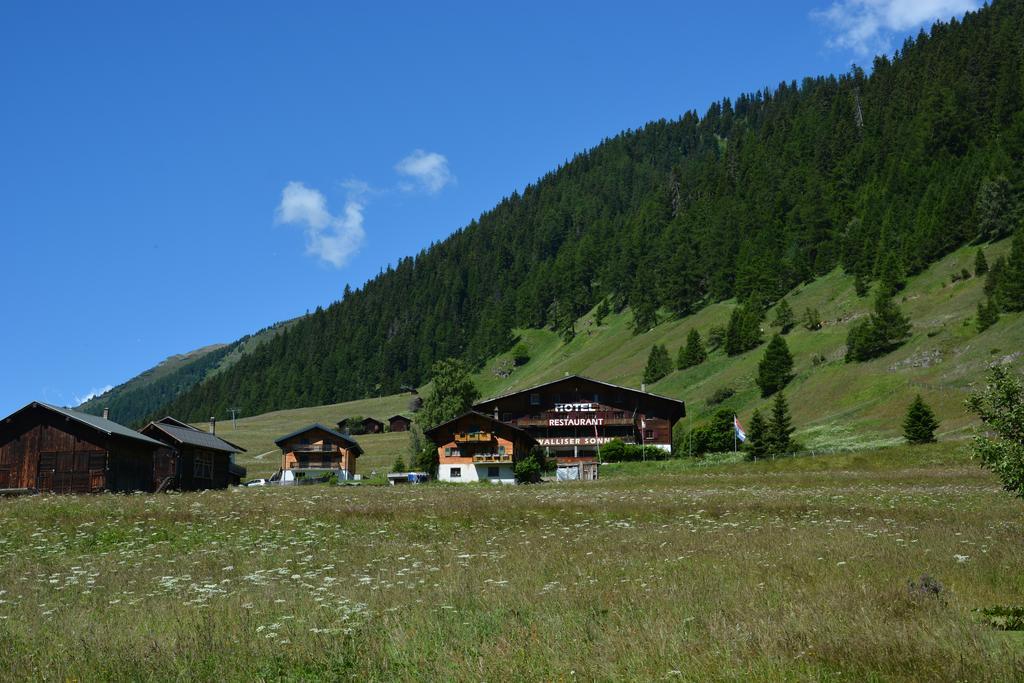 Hotel Restaurant Walliser Sonne Reckingen Exterior photo