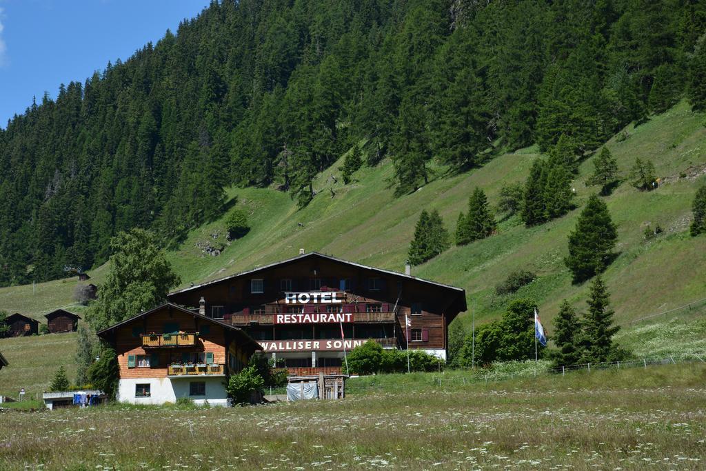 Hotel Restaurant Walliser Sonne Reckingen Exterior photo