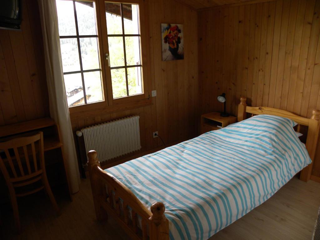 Hotel Restaurant Walliser Sonne Reckingen Room photo